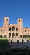 Royce_Hall Snapchat UCLA // 1206x2208 // 490.6KB